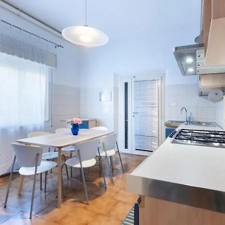 Trilocale Abruzzi 6 *
